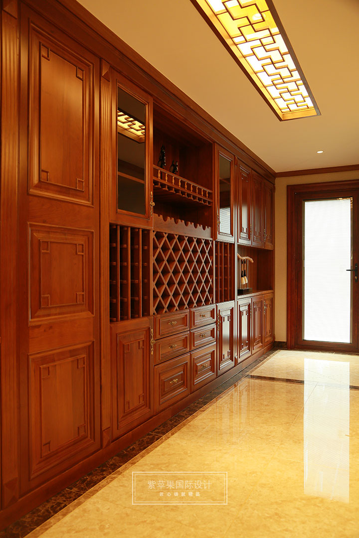 餐廳酒柜實(shí)景案例