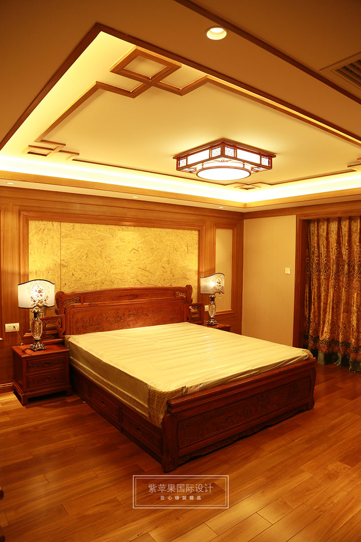 中式臥室裝修實(shí)景圖